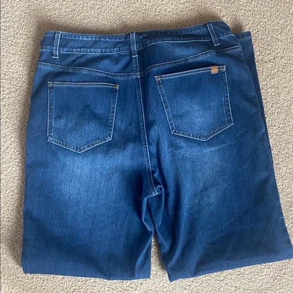 MEDIUM . HALARA FLEX STRETCHY MIDRISE STRAIGHT LEG DISTRESSED DENIUM KNIT JEANS - Picture 10 of 12